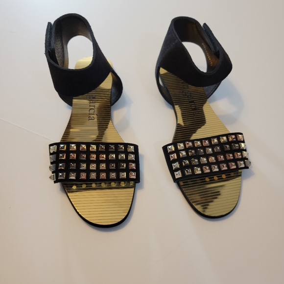 NWOB Pedro Garcia Españá Gold Sandals - Picture 3 of 10